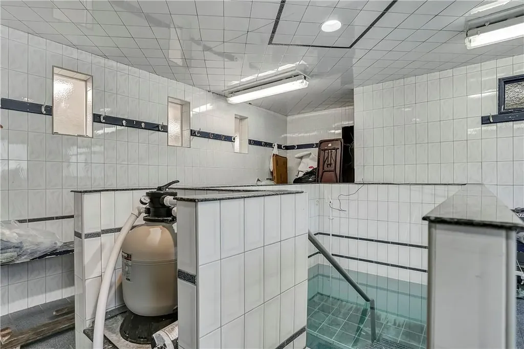 11 Emes Lane Monsey NY 10952