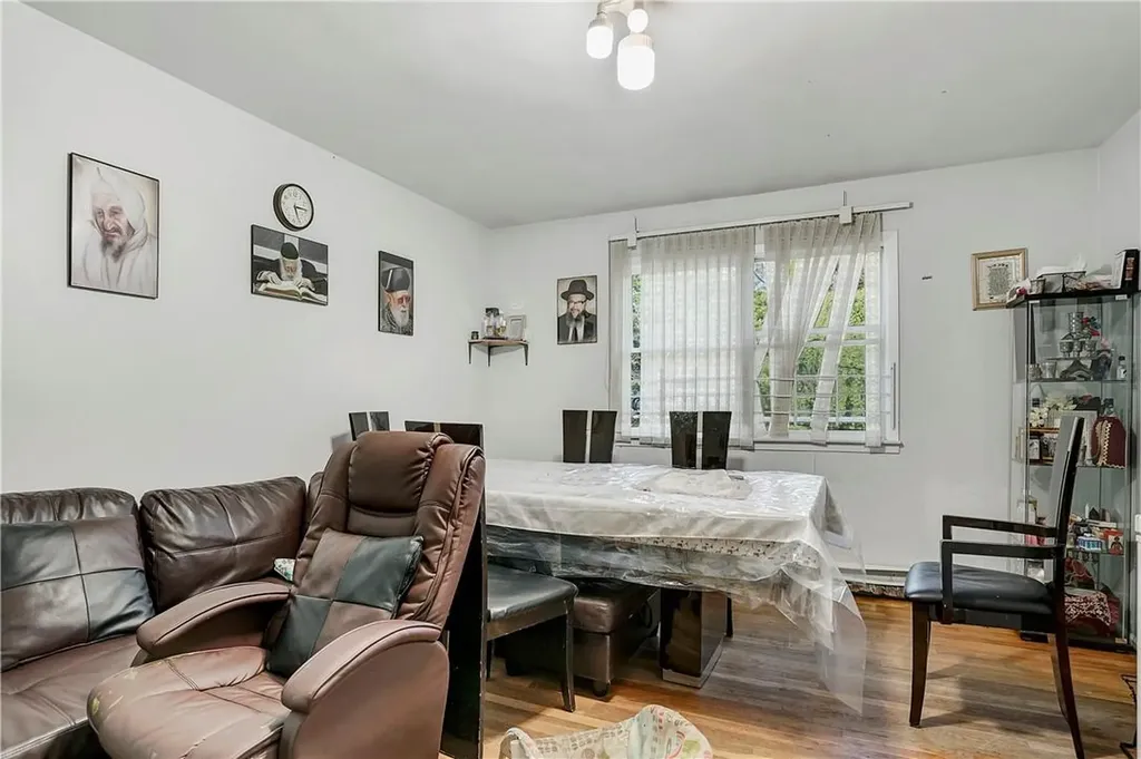 11 Emes Lane Monsey NY 10952