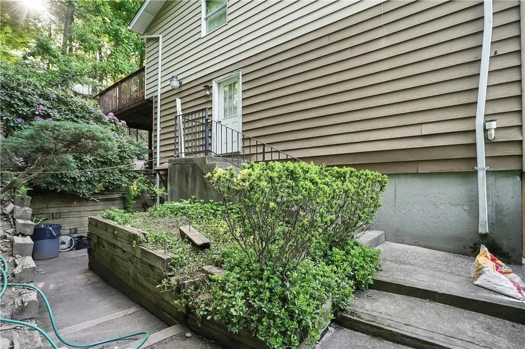 11 Emes Lane Monsey NY 10952
