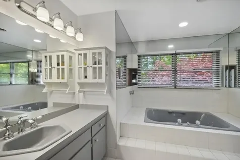 16 Carlton Court New City NY 10956