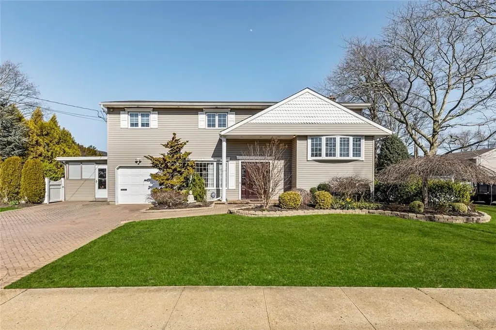2821 Beach Drive Merrick NY 11566