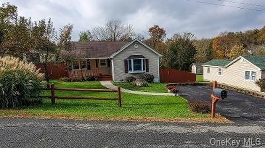 10 Orchard Lake Drive Monroe NY 10950
