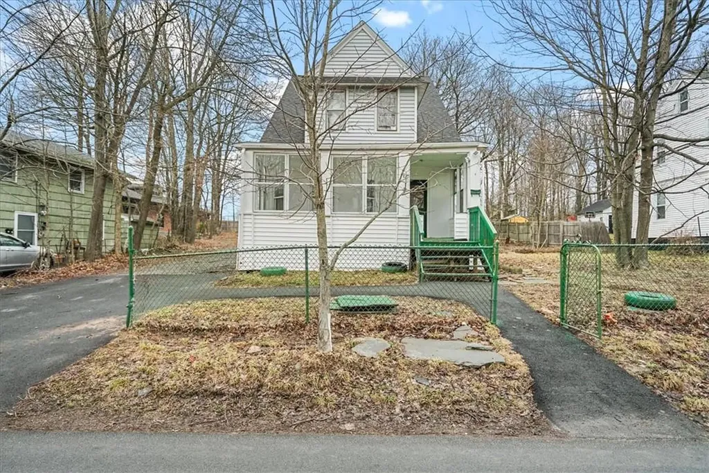 28 Bedford Avenue Monticello NY 12701