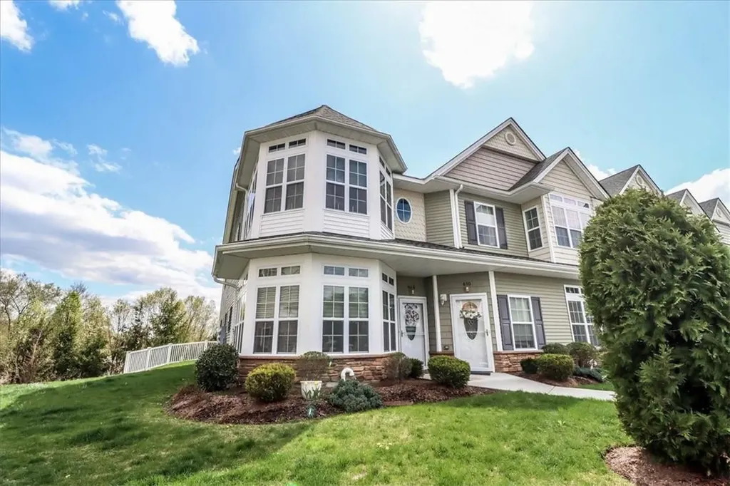 609 Egrets Landing Carmel NY 10512