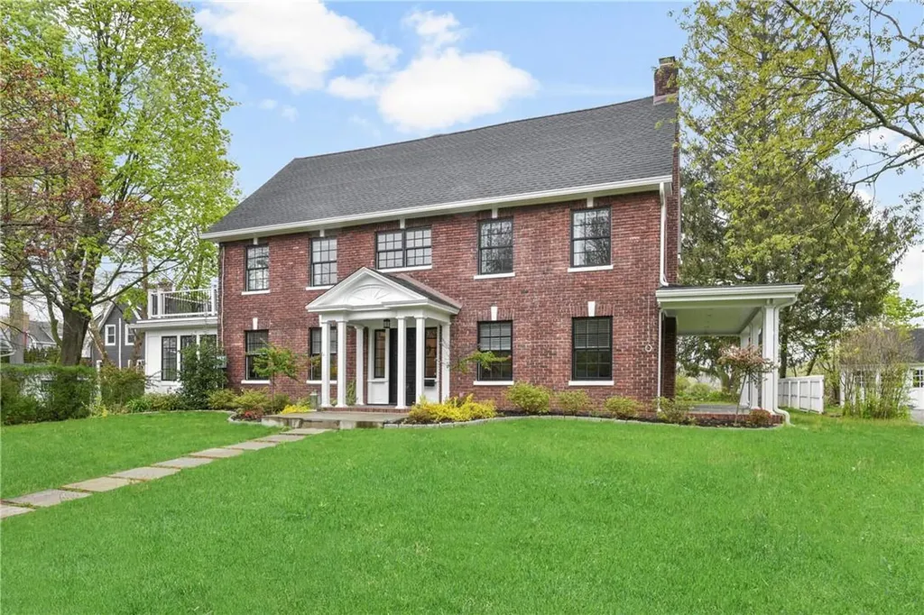 69 Chester Place Larchmont NY 10538