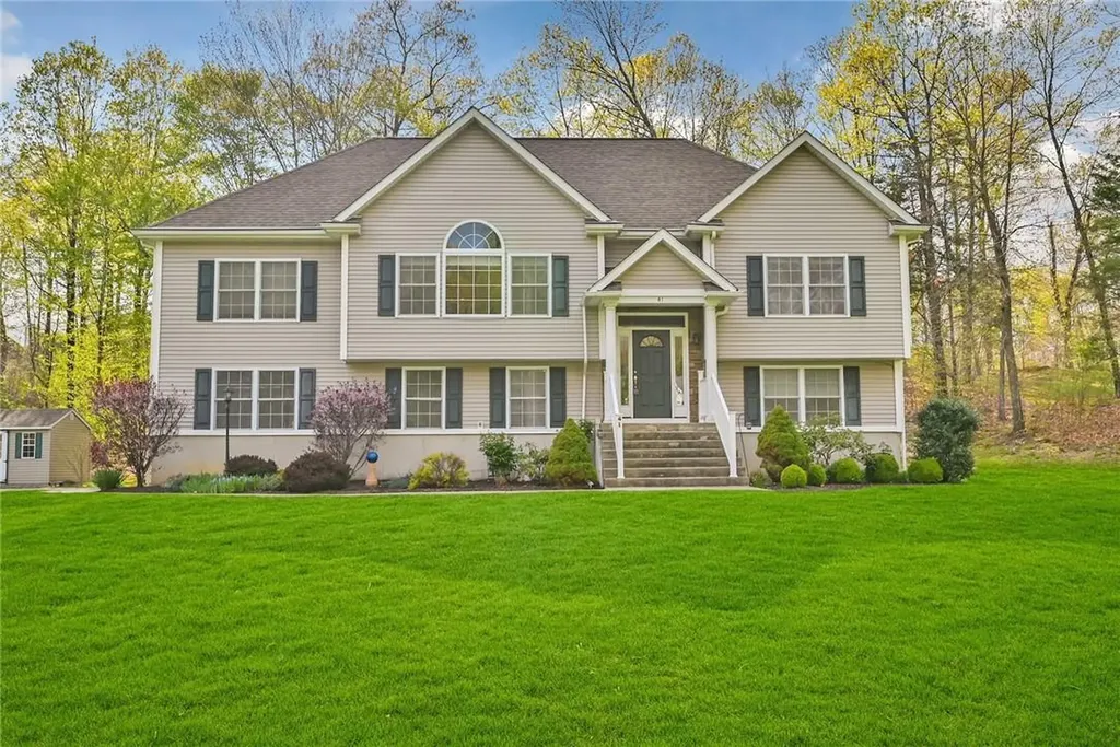 41 Derek Drive Hopewell Junction NY 12533