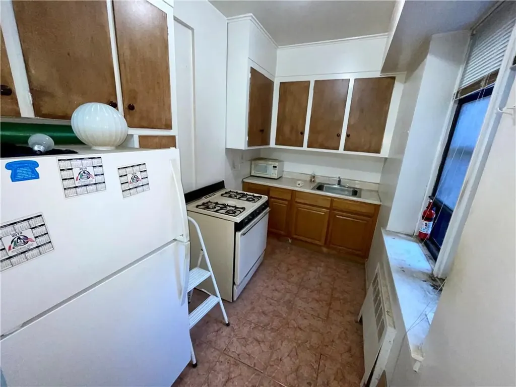 740 E 232nd Street Bronx NY 10466