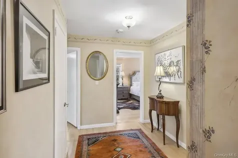 62 Mohegan Road Larchmont NY 10538