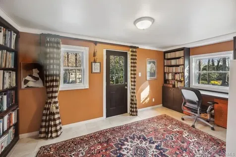 62 Mohegan Road Larchmont NY 10538