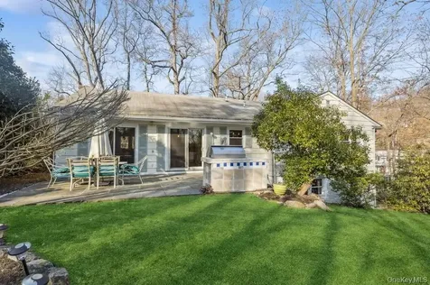 62 Mohegan Road Larchmont NY 10538