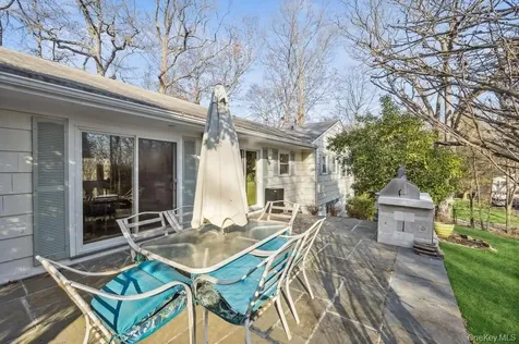 62 Mohegan Road Larchmont NY 10538