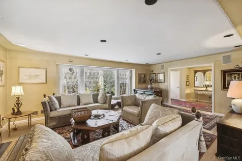 62 Mohegan Road Larchmont NY 10538