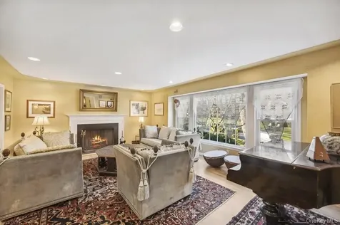 62 Mohegan Road Larchmont NY 10538