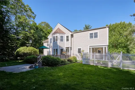 26 Plumwood Road Briarcliff Manor NY 10510