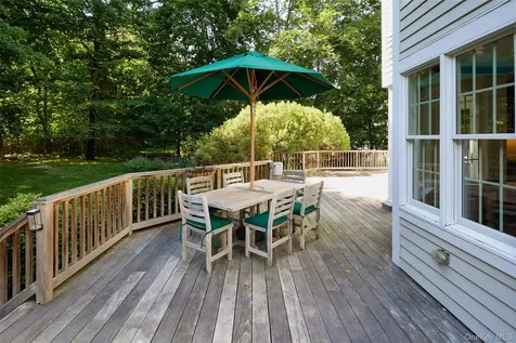 26 Plumwood Road Briarcliff Manor NY 10510