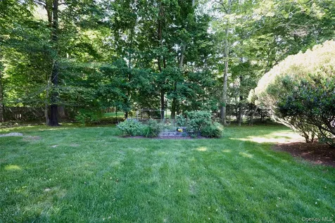 26 Plumwood Road Briarcliff Manor NY 10510