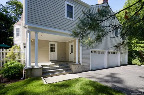 26 Plumwood Road Briarcliff Manor NY 10510