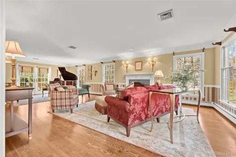 26 Plumwood Road Briarcliff Manor NY 10510