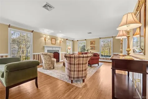 26 Plumwood Road Briarcliff Manor NY 10510