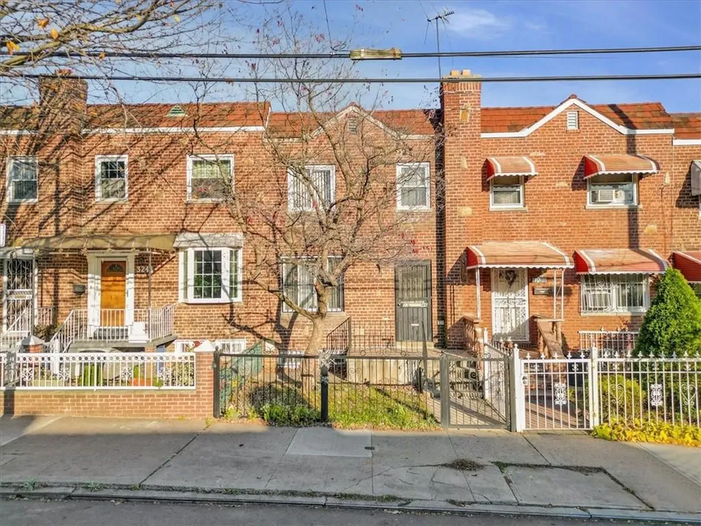3246 Corsa Avenue Bronx NY 10469