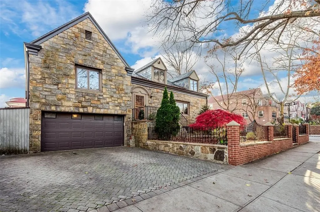 1204 Pelham Parkway S Bronx NY 10461