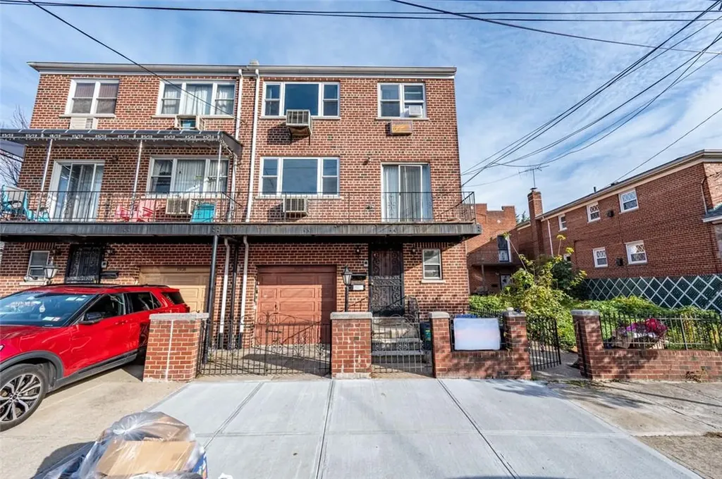 1936 Pilgrim Avenue Bronx NY 10461