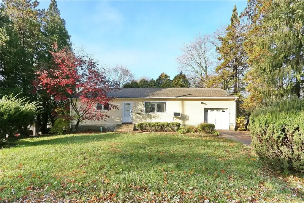 9 Louise Place Nanuet NY 10954
