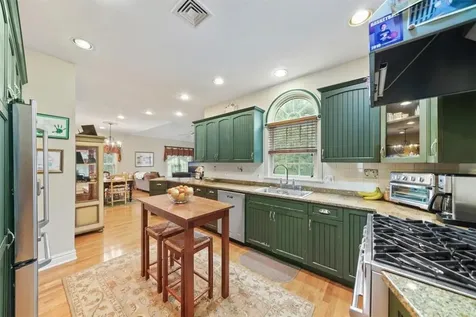 122 Parkview Drive Pleasantville NY 10570