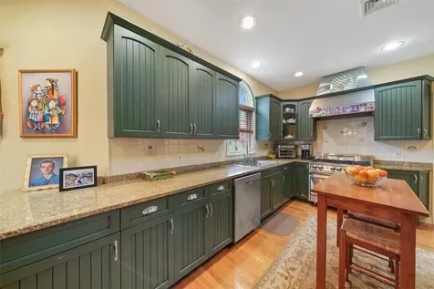 122 Parkview Drive Pleasantville NY 10570