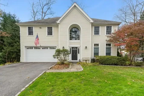 122 Parkview Drive Pleasantville NY 10570
