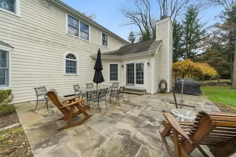 122 Parkview Drive Pleasantville NY 10570