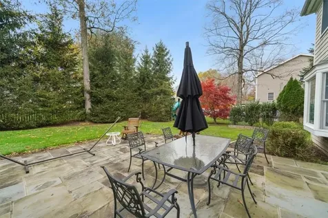 122 Parkview Drive Pleasantville NY 10570