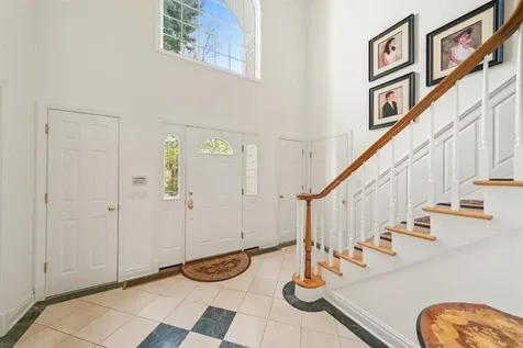 122 Parkview Drive Pleasantville NY 10570