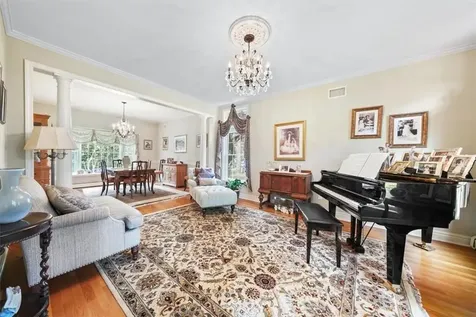 122 Parkview Drive Pleasantville NY 10570