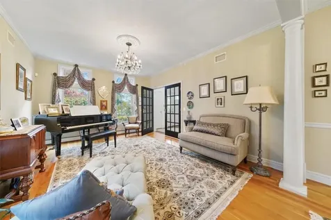 122 Parkview Drive Pleasantville NY 10570