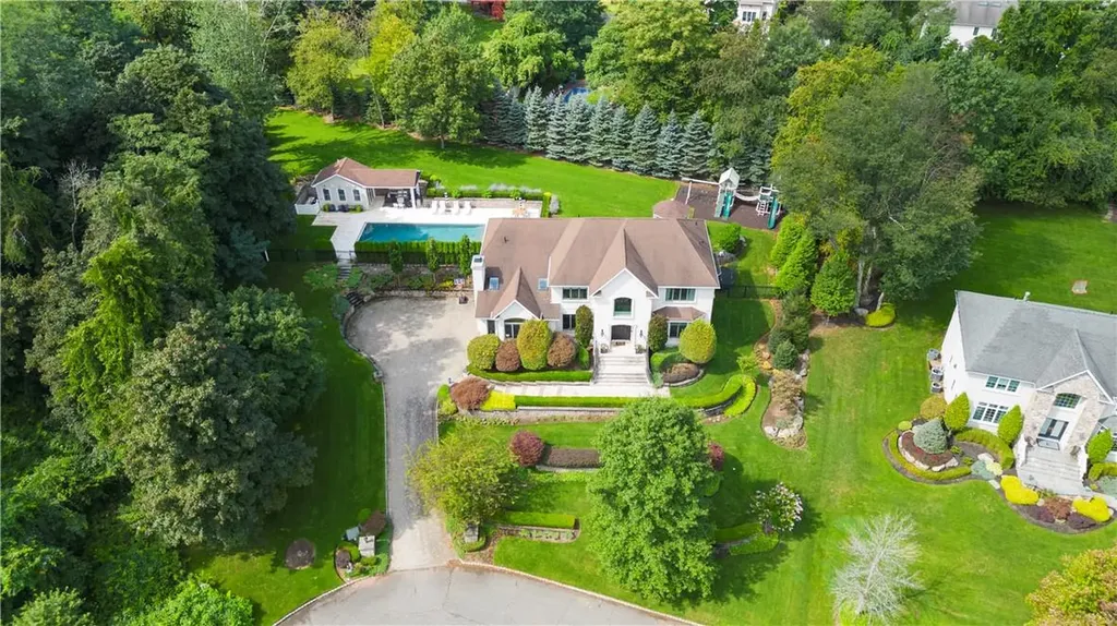 14 Rochelle Lane Spring Valley NY 10977