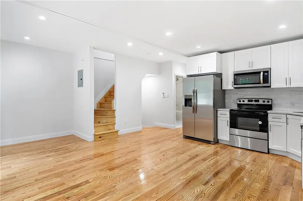2760 Bainbridge Avenue Bronx NY 10458