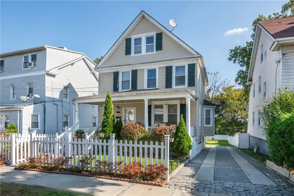 55 Dewitt Place New Rochelle NY 10801