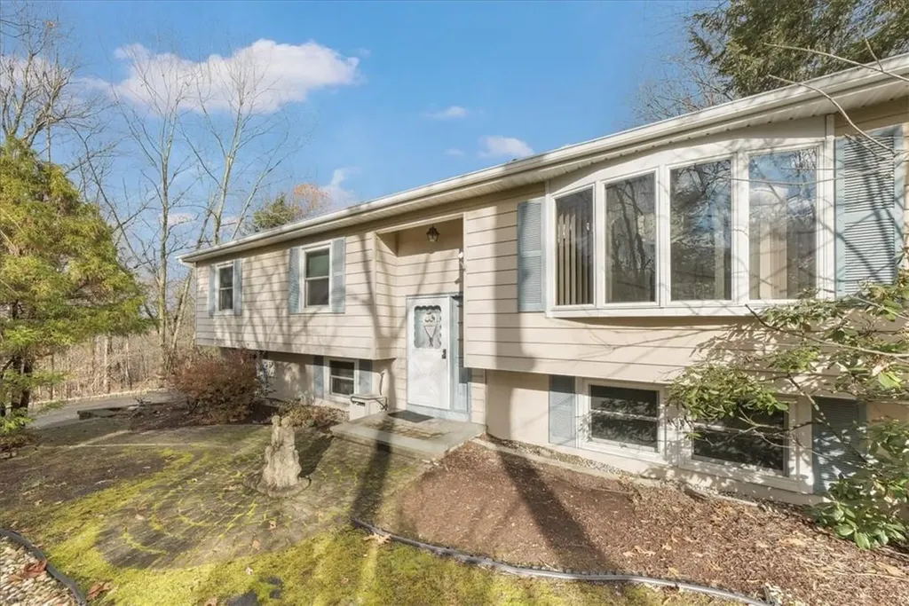 9 Robert Drive Florida NY 10921
