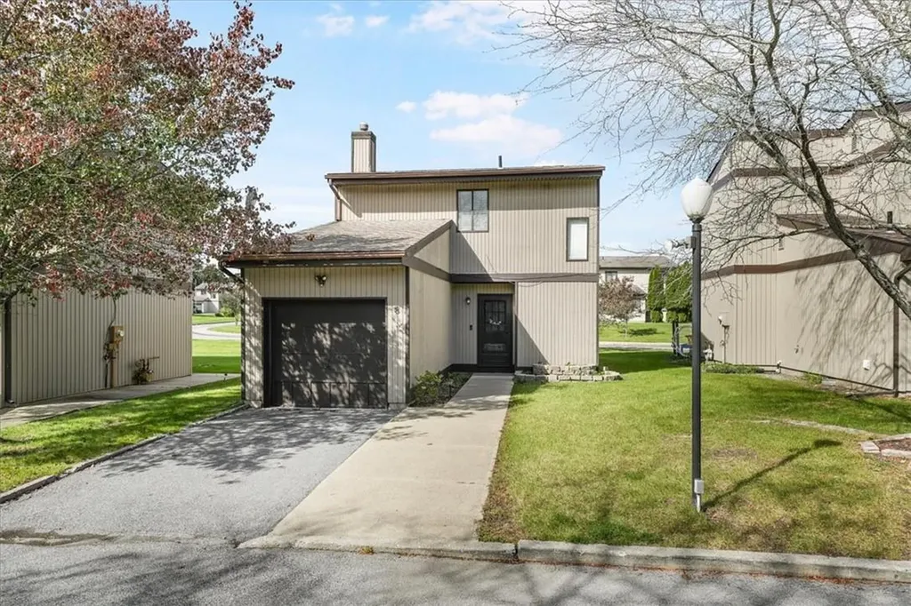 8 Buckingham Mews Middletown NY 10940