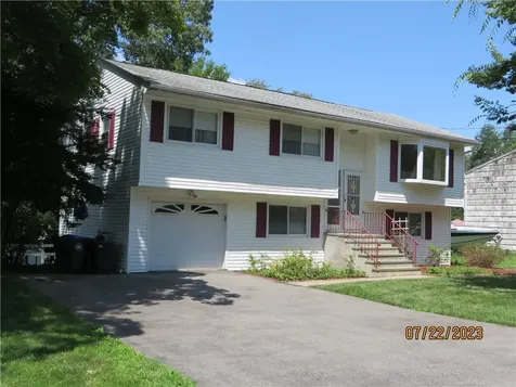 16 Bellmore Drive Poughkeepsie NY 12603