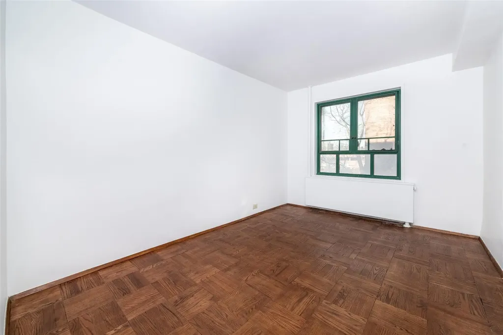 2120 E Tremont Avenue Bronx NY 10462