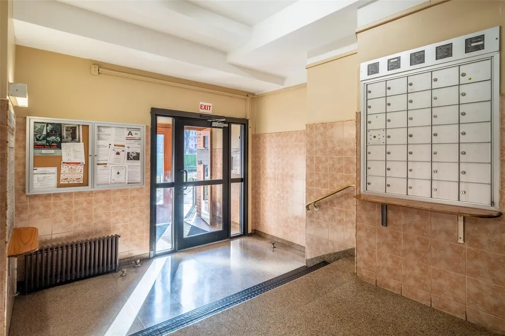 2120 E Tremont Avenue Bronx NY 10462