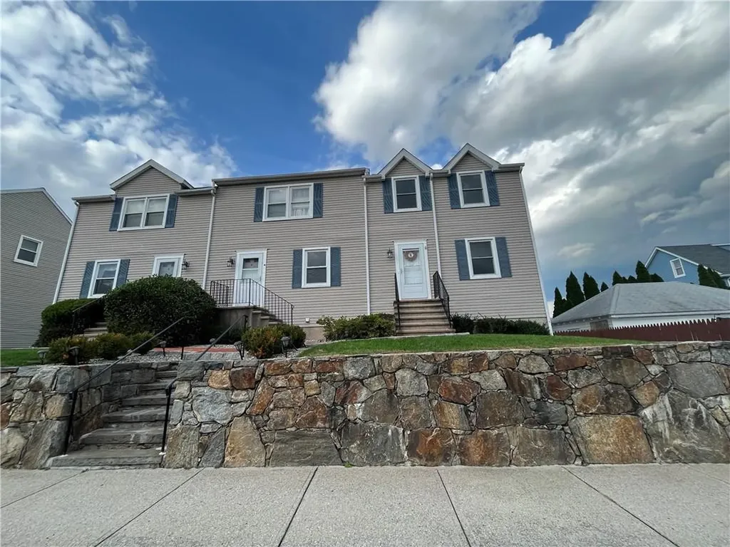 21 Richmond Place Stamford CT 06902
