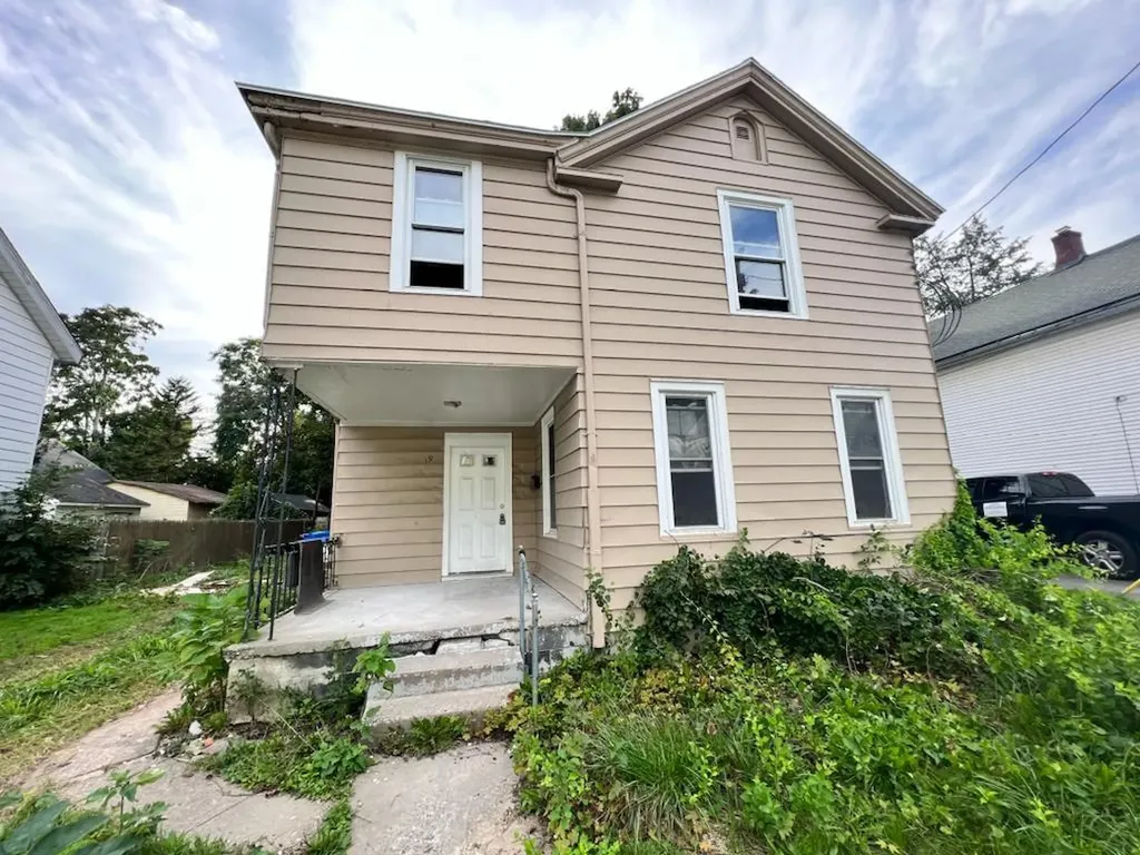 19 Oak Street Kingston NY 12401