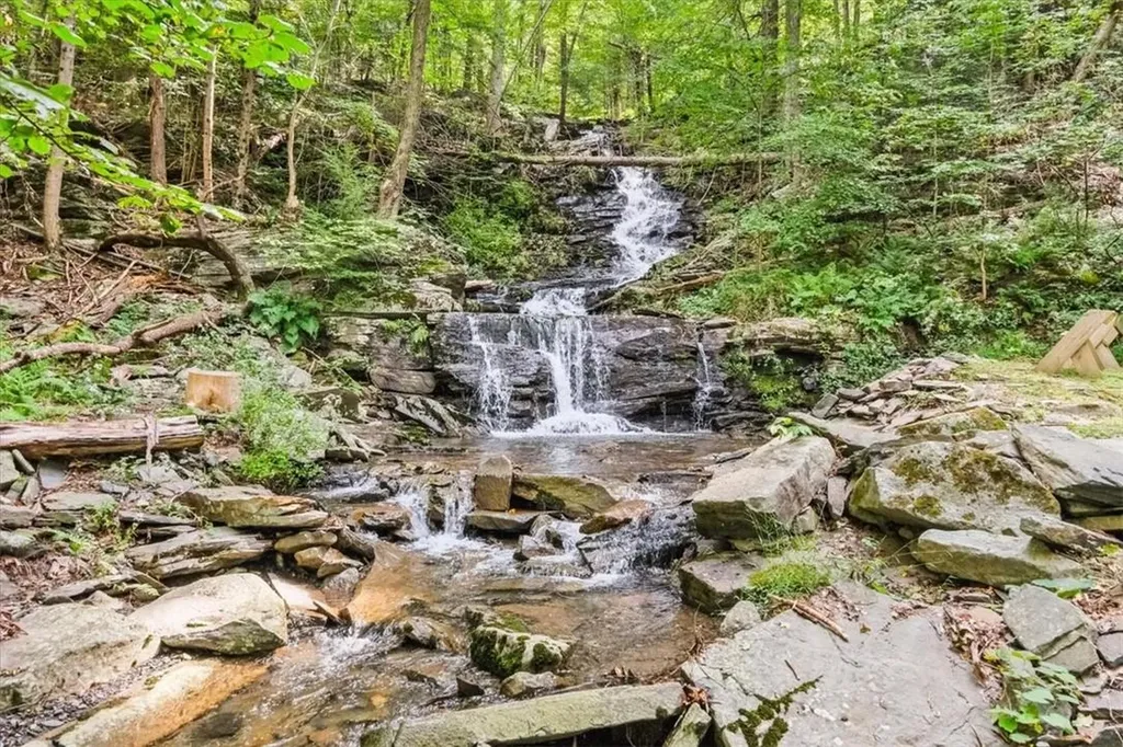 14 Cascade Trail Monroe NY 10950
