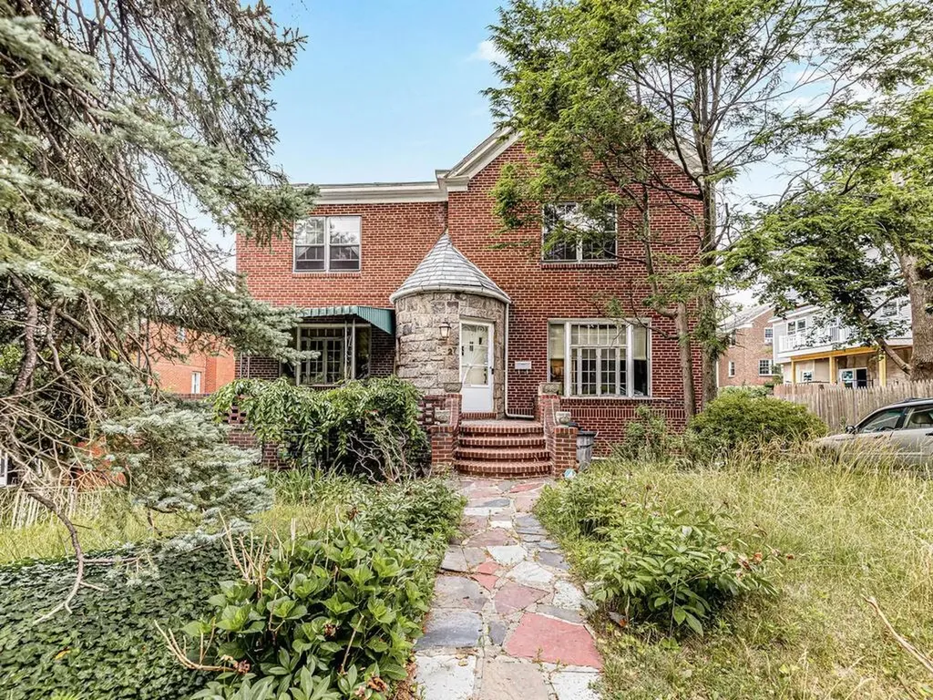27 Pershing Avenue Yonkers NY 10705