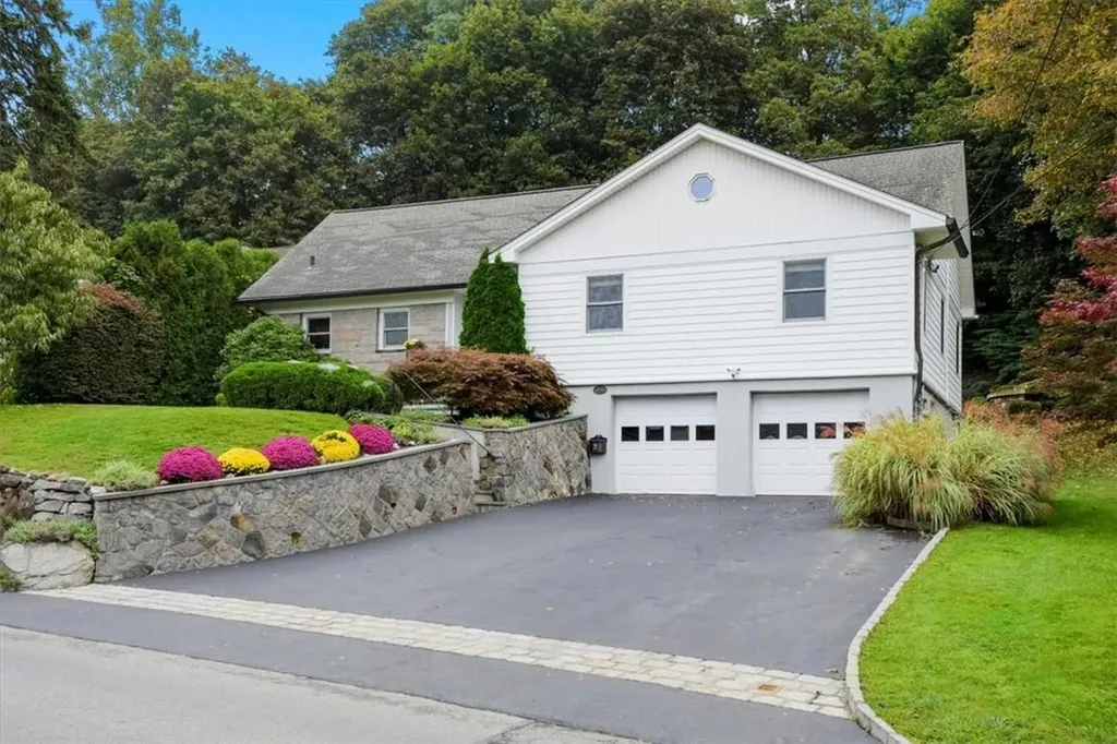 188 Lakeview Avenue Valhalla NY 10595