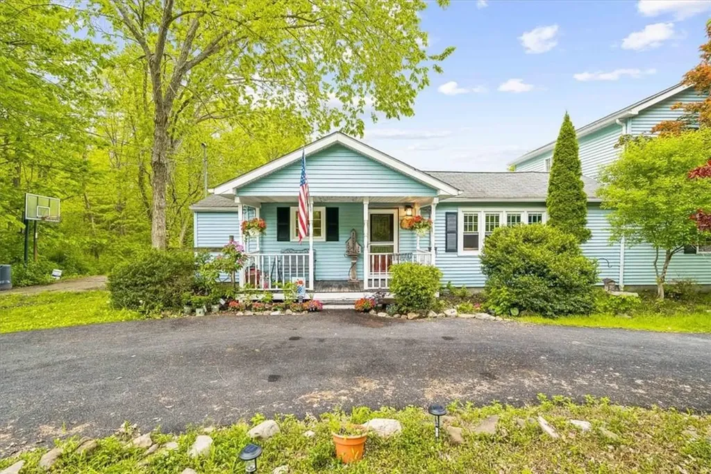 93 Mcveigh Road New Hampton NY 10958