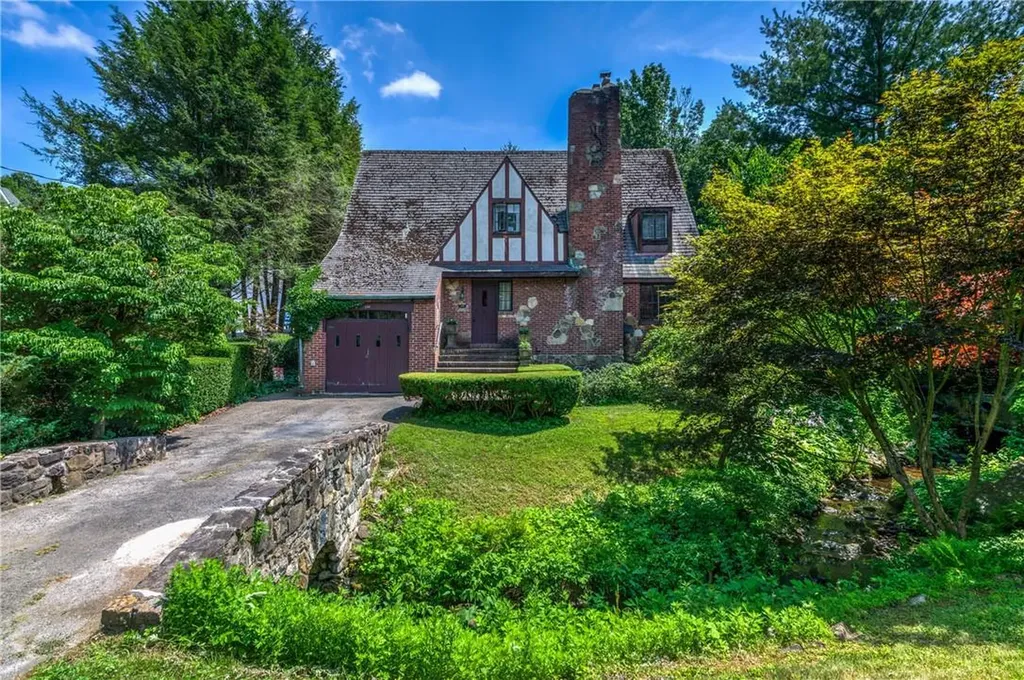114 Valley Road Bedford NY 10536